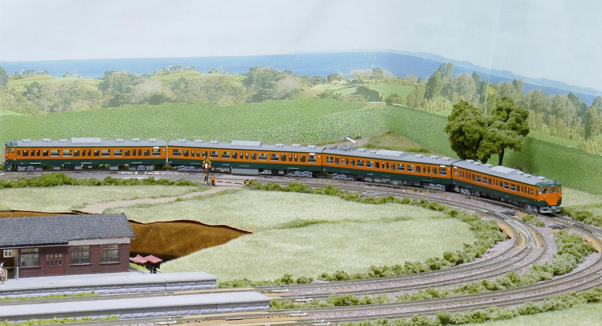 KATO 113系2000番台 JR東海 T編成 KATO 113系 2000番台 湘南色(JR東海・T編成) 4両セット 品番：10