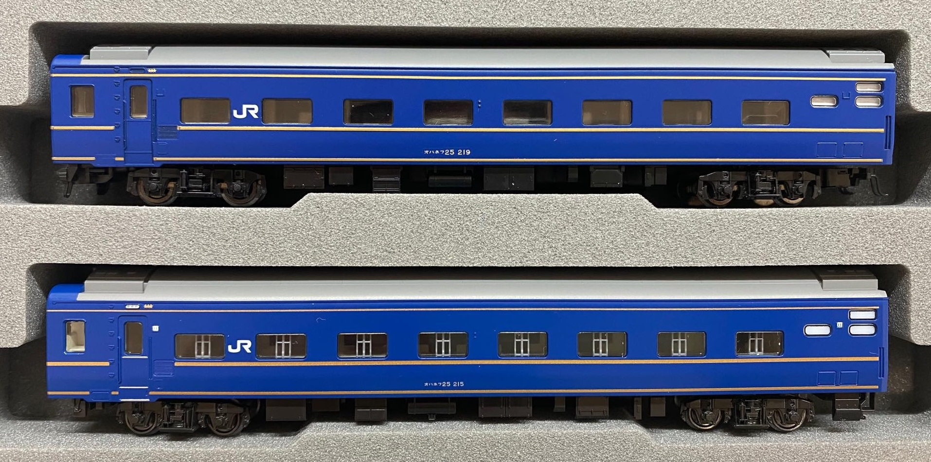 24系 北斗星 比較（TOMIX旧製品、KATO最新版) : 鉄道情景草案