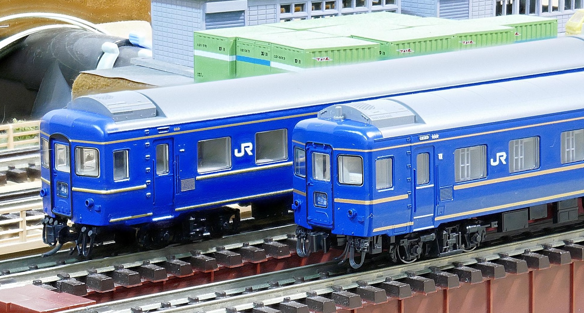 24系 北斗星 比較（TOMIX旧製品、KATO最新版) : 鉄道情景草案