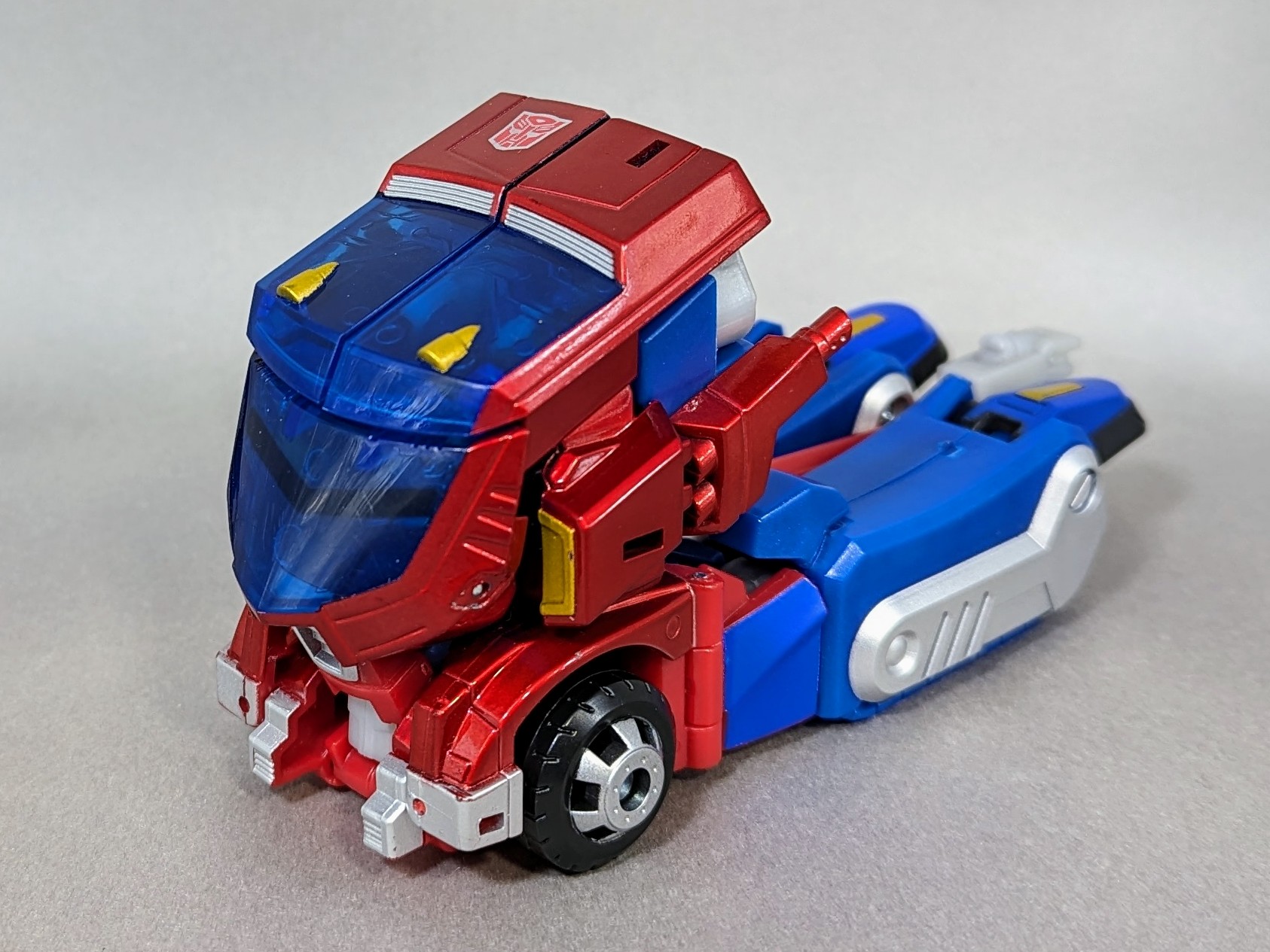 レビュー TFアニメイテッド オプティマスプライム(サイバトロン