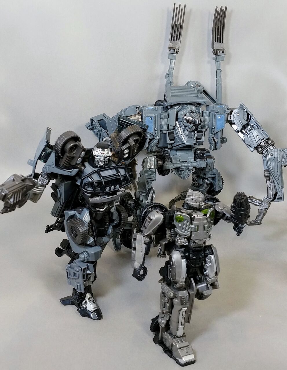 レビュー TF BUZZWORTHY BUMBLEBEE N.E.S.T. ボーンクラッシャー