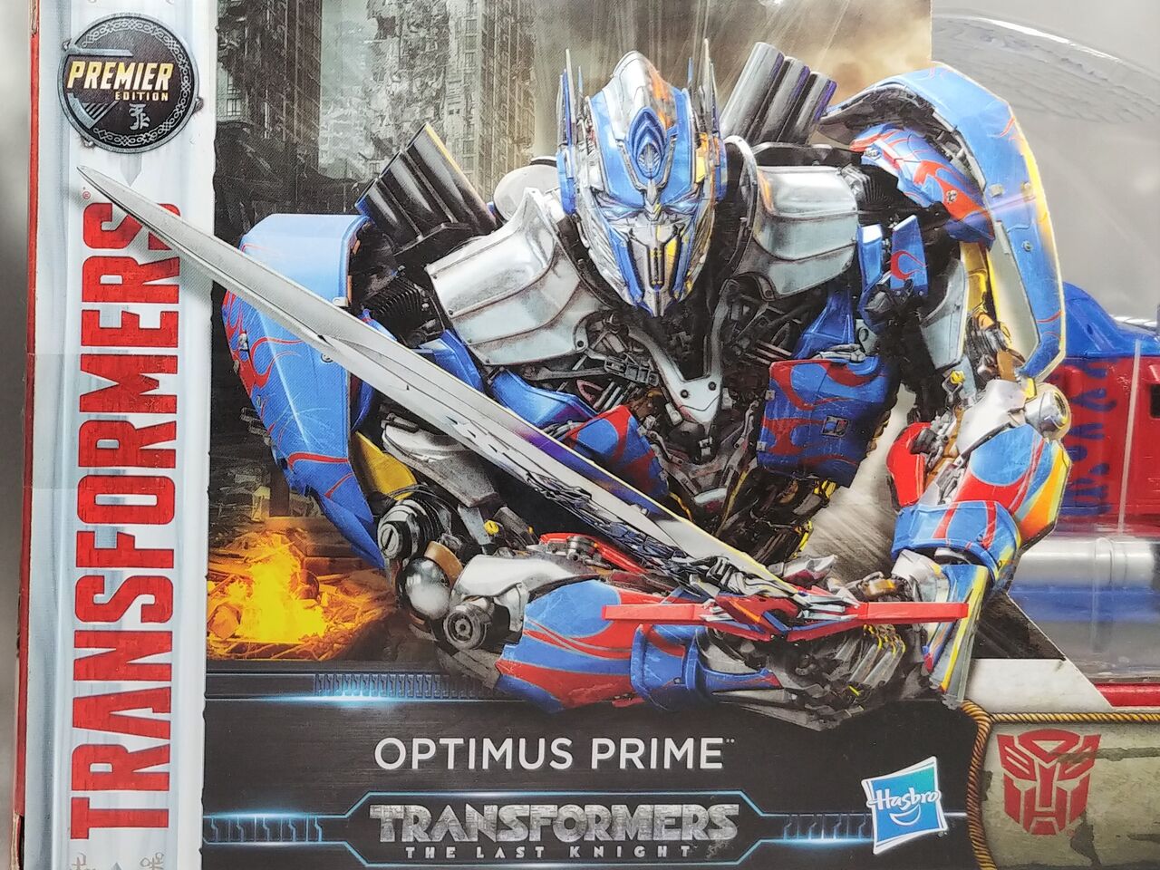 レビュー TF THE LAST KNIGHT SDCC2017限定 オプティマス レビュー TF THE LAST KNIGHT SDCC2017限定 オプティマス