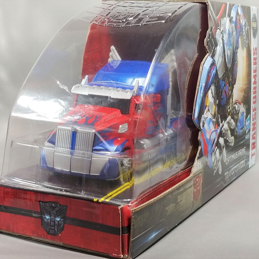 レビュー TF THE LAST KNIGHT SDCC2017限定 オプティマス レビュー TF THE LAST KNIGHT SDCC2017限定 オプティマス