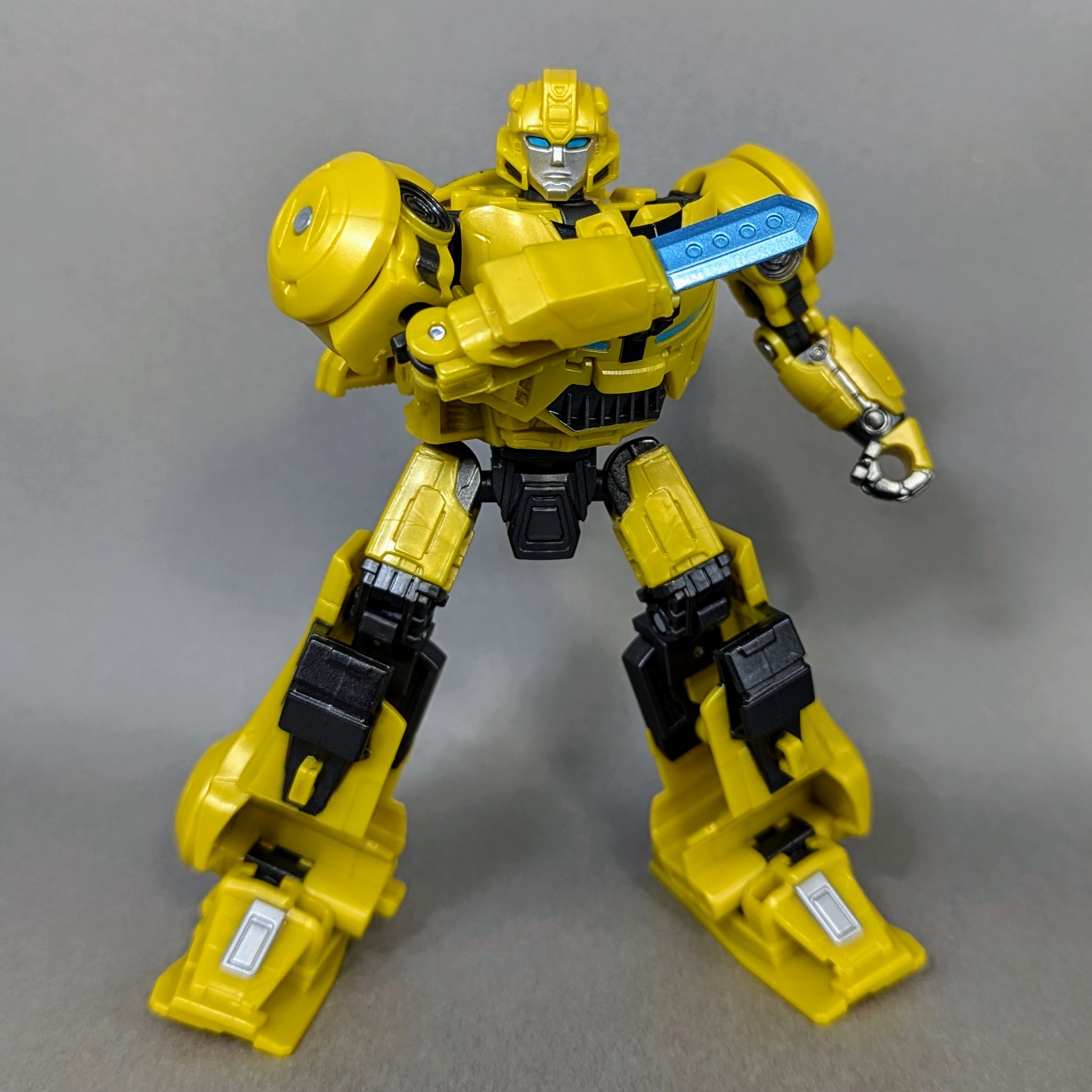 レビュー：TFアーススパーク デラックスクラス バンブルビー