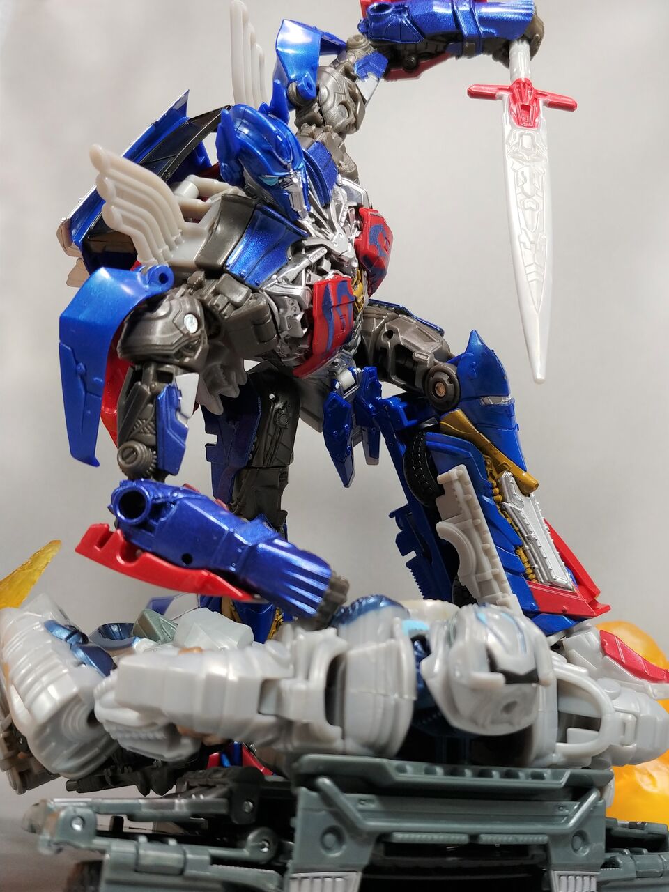 レビュー TF THE LAST KNIGHT SDCC2017限定 オプティマス レビュー TF THE LAST KNIGHT SDCC2017限定 オプティマス