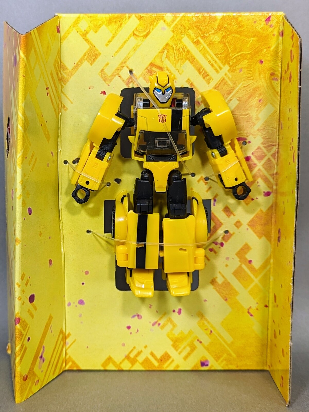 レビュー TF LEGACY UNITED アニメイテッドユニバース バンブルビー 