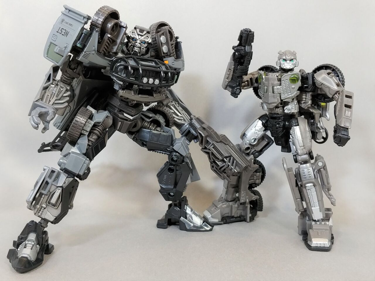レビュー TF BUZZWORTHY BUMBLEBEE N.E.S.T. オートボット