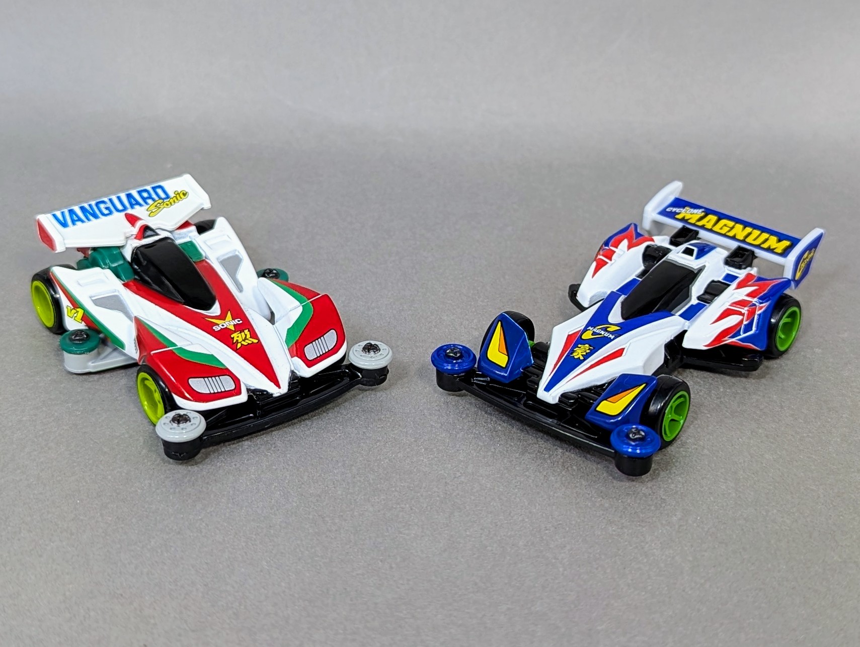 トミカプレミアム unlimited ハリケーンソニック サイクロンマグナム トミカプレミアム unlimited 爆走兄弟レッツ＆ゴー!!」より