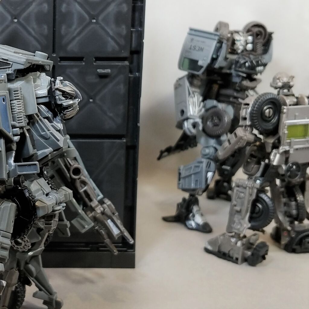 レビュー TF BUZZWORTHY BUMBLEBEE N.E.S.T. オートボット ラチェット