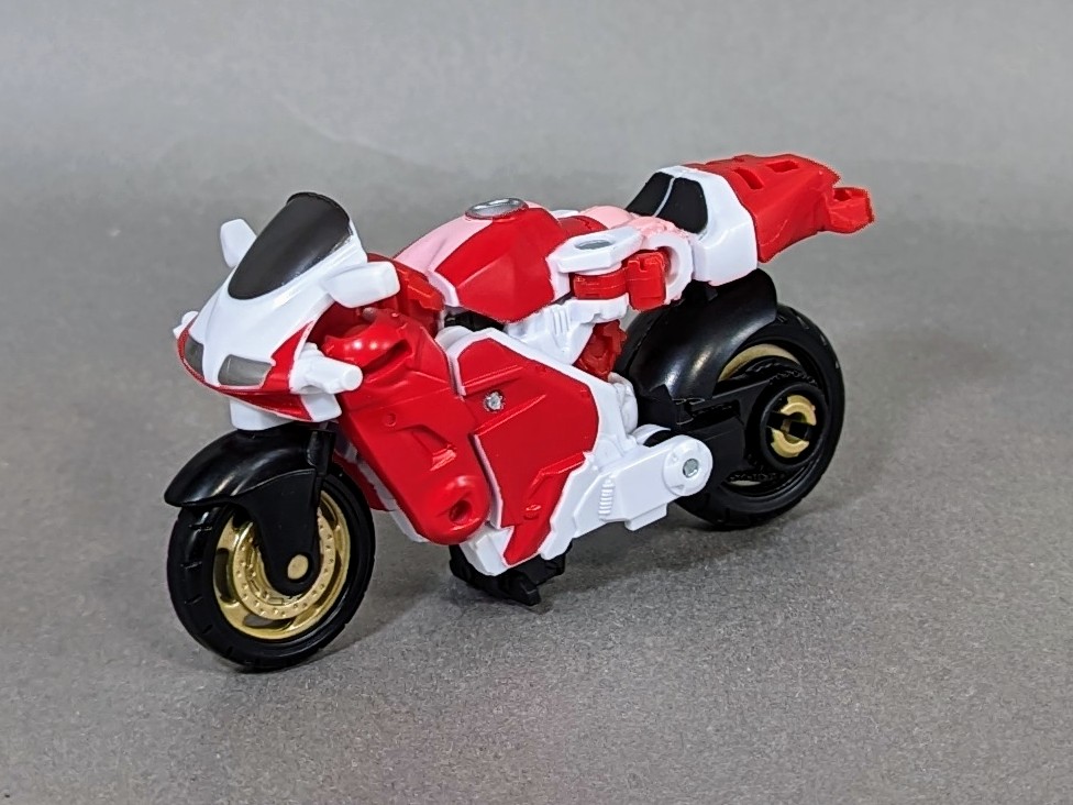 レビュー TF スタジオシリーズ アーシー(ROTB) : ふじの生態日記 レビュー TF スタジオシリーズ アーシー(ROTB) : ふじの生態日記
