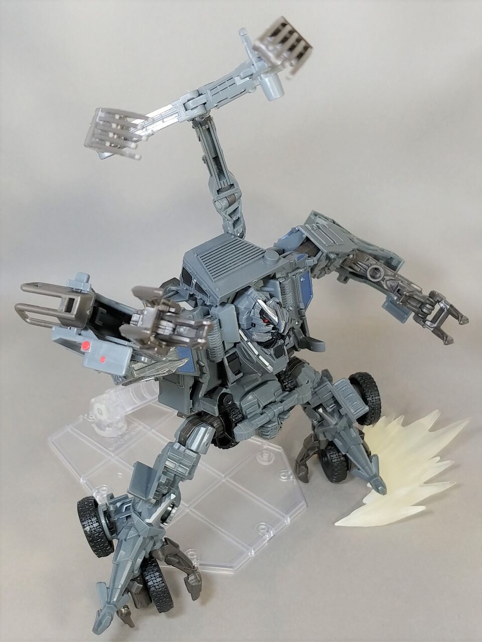 レビュー TF BUZZWORTHY BUMBLEBEE N.E.S.T. ボーンクラッシャー