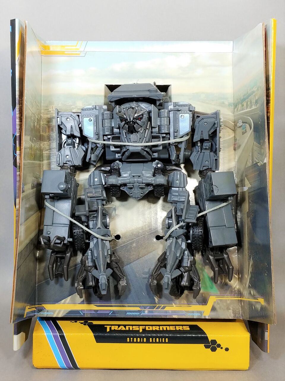 レビュー TF BUZZWORTHY BUMBLEBEE N.E.S.T. ボーンクラッシャー