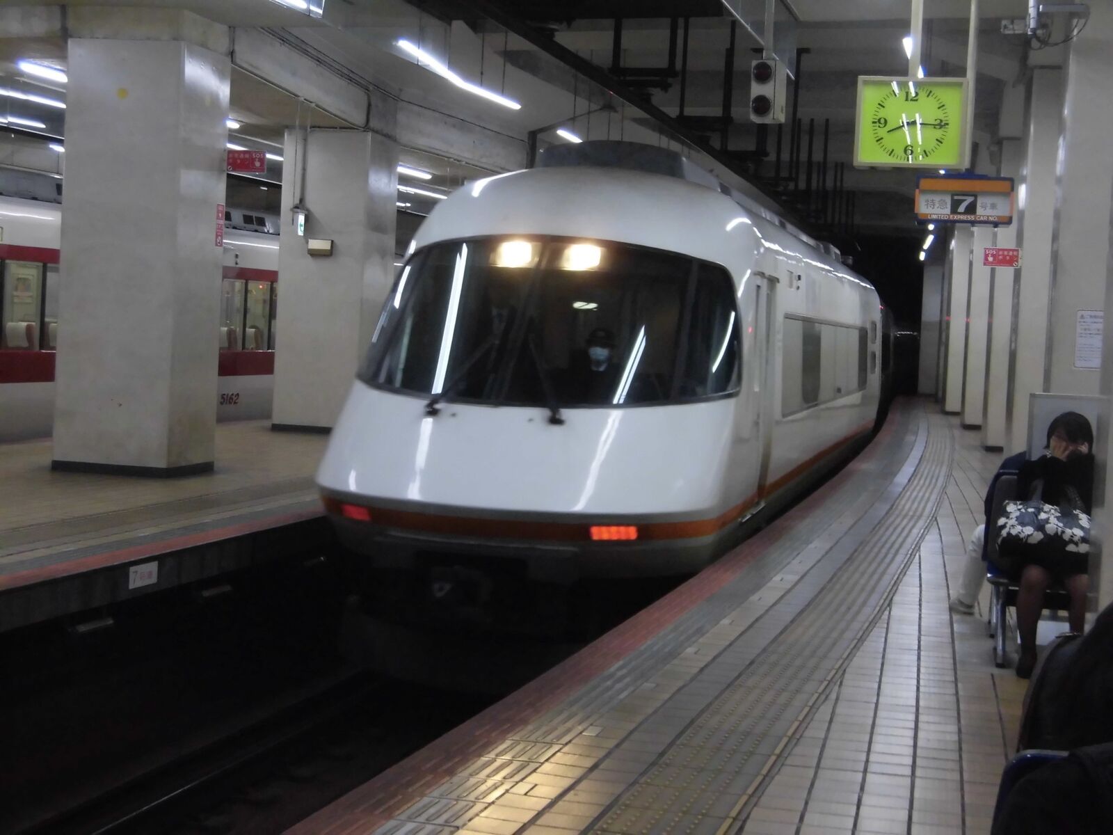 近鉄特急乗りまくり遠征旅行 近鉄特急アーバンライナーplus乗車記 近鉄名古屋 大阪難波 富士ぶさ鉄道のブログ第2弾