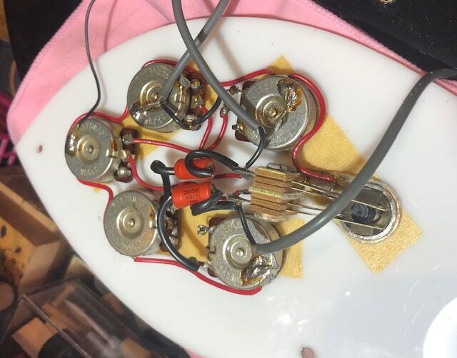 1997（Rickenbacker）の改造が完了したんだ : 四人冗語