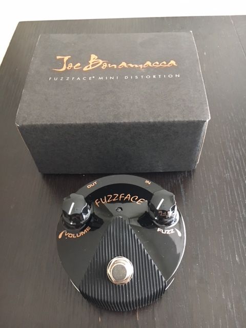 FFM4 Joe Bonamassa Fuzz Face Mini(Jim Dunlop) : 四人冗語 FFM4 Joe Bonamassa Fuzz Face Mini(Jim Dunlop) : 四人冗語