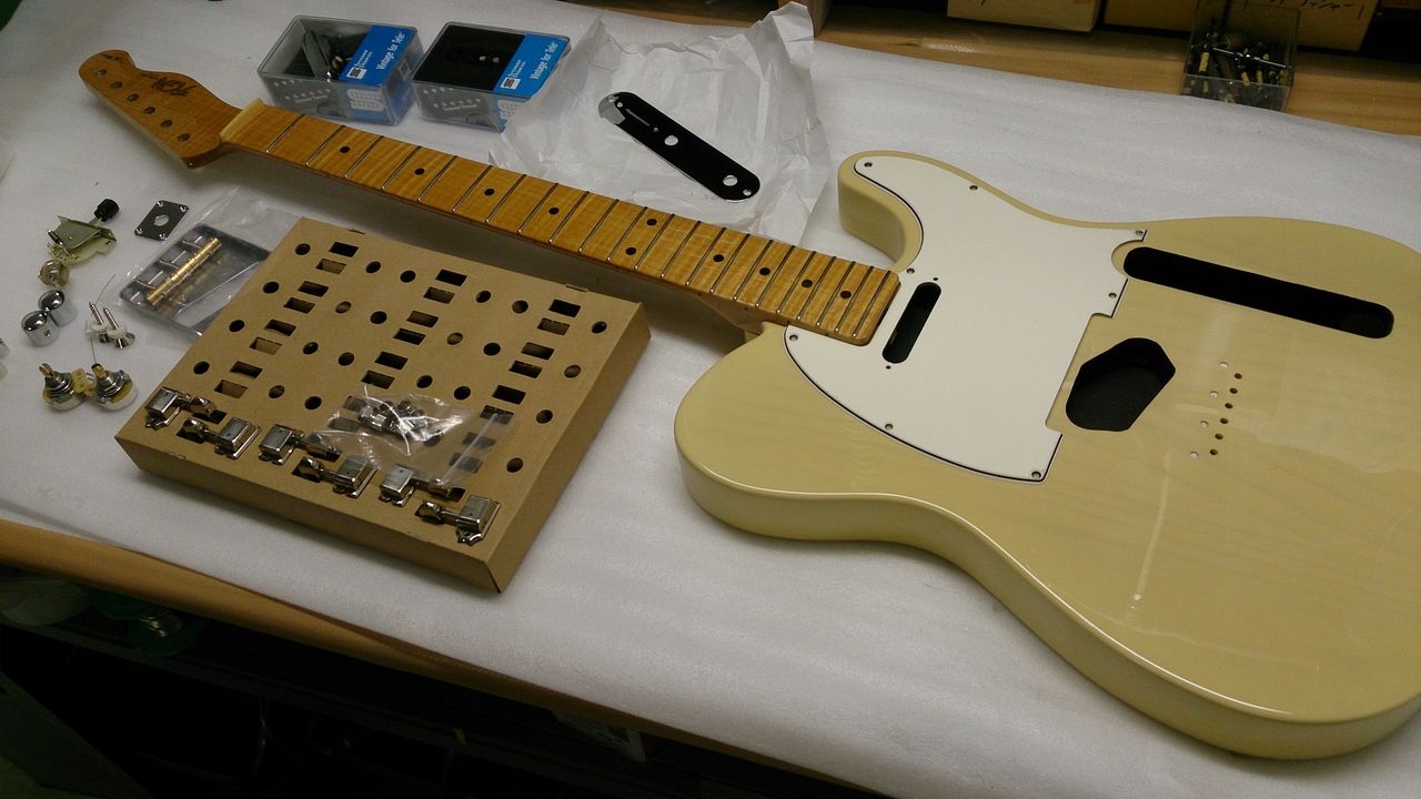 バリトラの逸品！カーリーメイプルネックギター完成です！ : フジゲン 