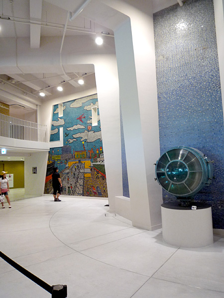 新生 銀色になった横浜マリンタワーから眺める横浜港 日々睡眠不足 新生 銀色になった横浜マリンタワーから眺める横浜港 日々睡眠不足