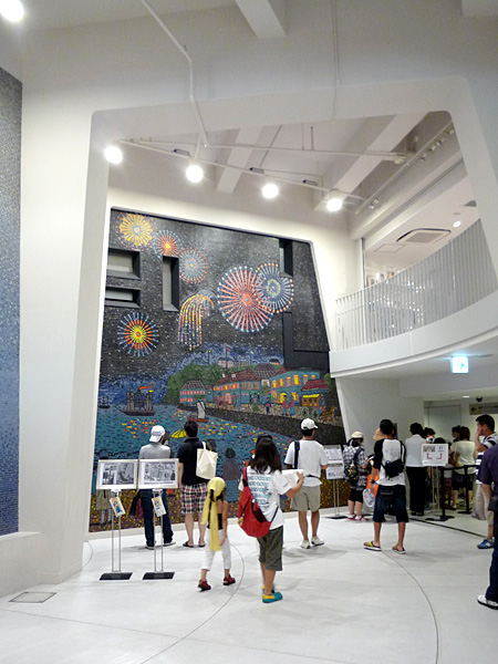 新生 銀色になった横浜マリンタワーから眺める横浜港 日々睡眠不足 新生 銀色になった横浜マリンタワーから眺める横浜港 日々睡眠不足