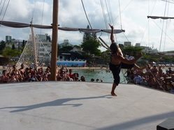 海賊船でカポエイラ