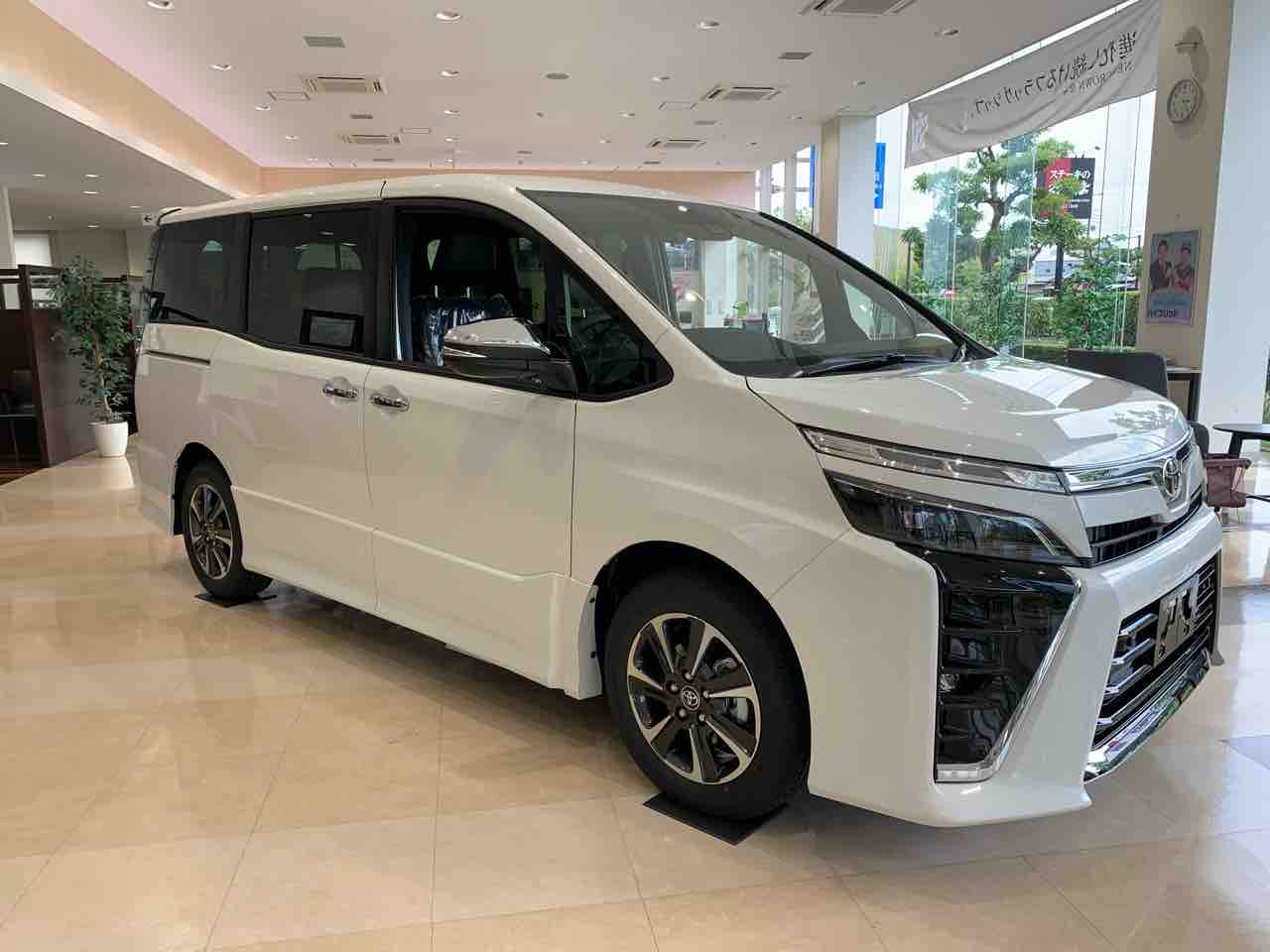 ヴォクシーzg煌 展示車きました 静岡トヨタ富士店のblog ヴォクシーzg煌 展示車きました 静岡トヨタ富士店のblog