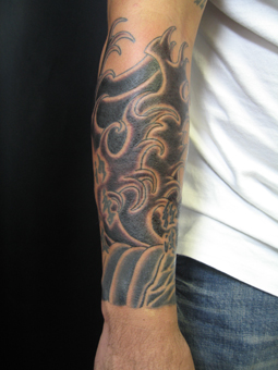 刺青 見切りでリストバンド風 広島タトゥー刺青 fujiyama tattoo 刺青 見切りでリストバンド風 広島タトゥー刺青 fujiyama tattoo