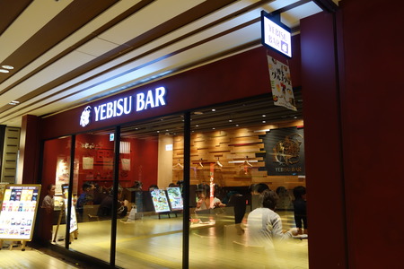 6-福岡市 牧のうどん 博多バスターミナル店 エビスバーDSC08512