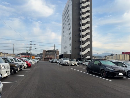 スーパーホテル長崎・諫早温泉 駐車場IMG_4609