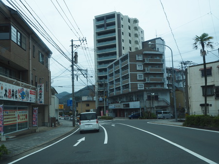3-諫早市多良見町 猫雑貨とコーヒー 厚底をはいたねこPB226315