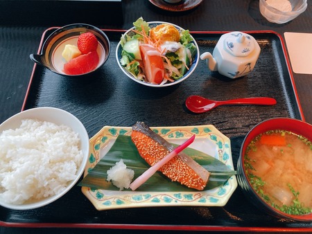 2022.08.15 Ĺºê»ÔÊõÄ®¡¡¥¶¡¦¥°¥í¡¼¥Ð¥ë¥Ó¥å¡¼Ä¹ºêIMG_9483