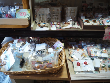 11-諫早市飯盛町 ハンドメイド雑貨さくらんぼP4050034