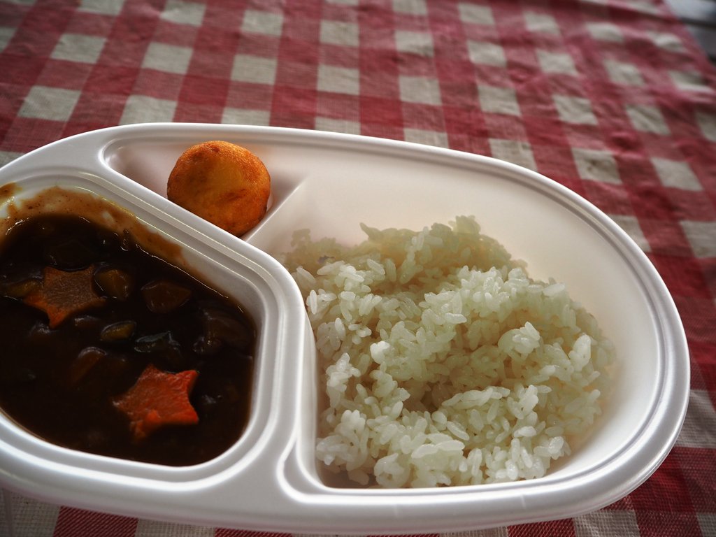 限定販売！諫早産の野菜たっぷり251円カレー！「フレッシュ251 2号店