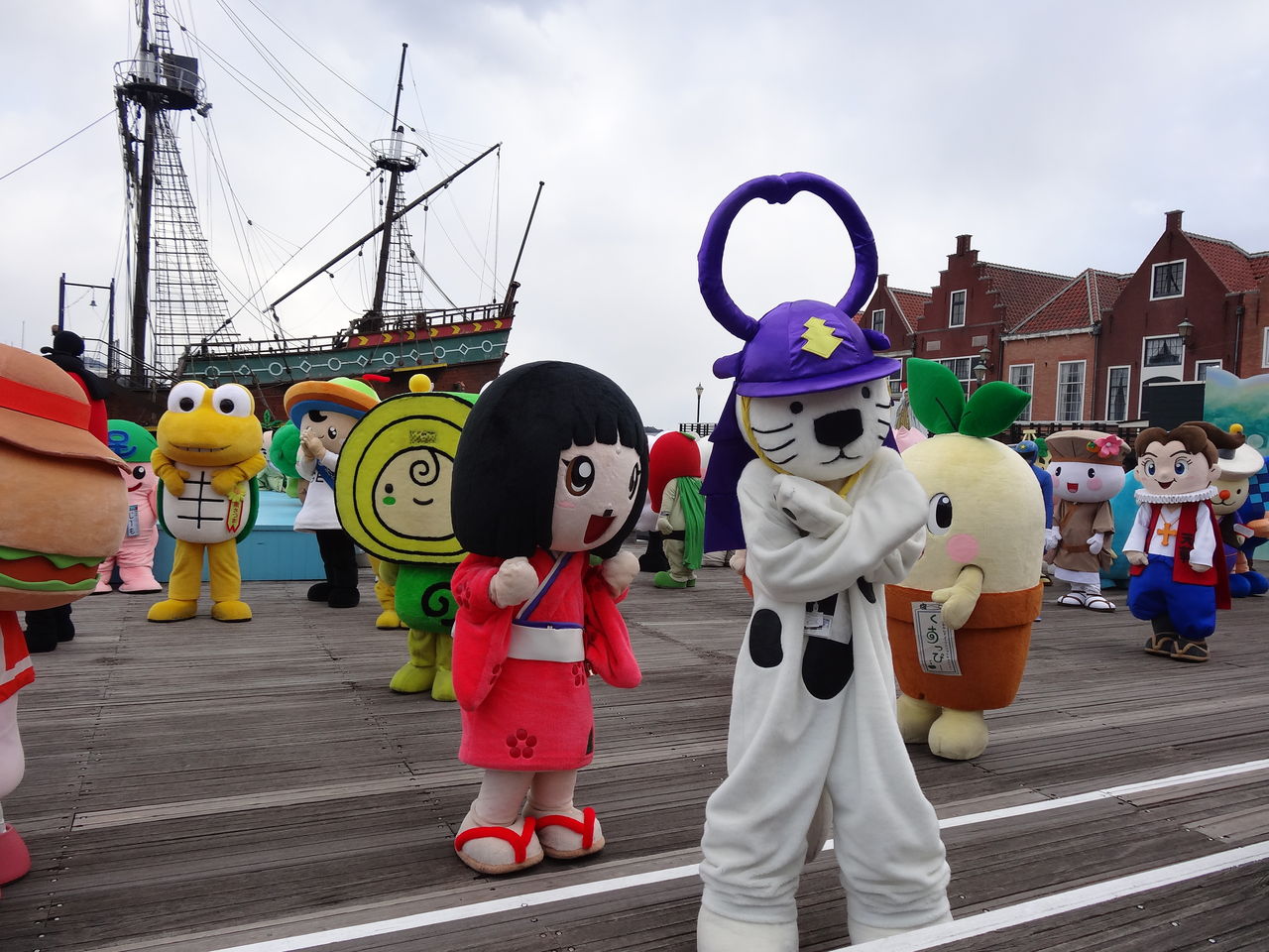 ギネス達成 全国ご当地キャラ大集合inハウステンボス 長崎 諫早市民 ふくちゃんの食う 寝る 遊ぶ日記