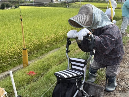鬼木棚田まつり 手押し車ばあちゃんIMG_8540