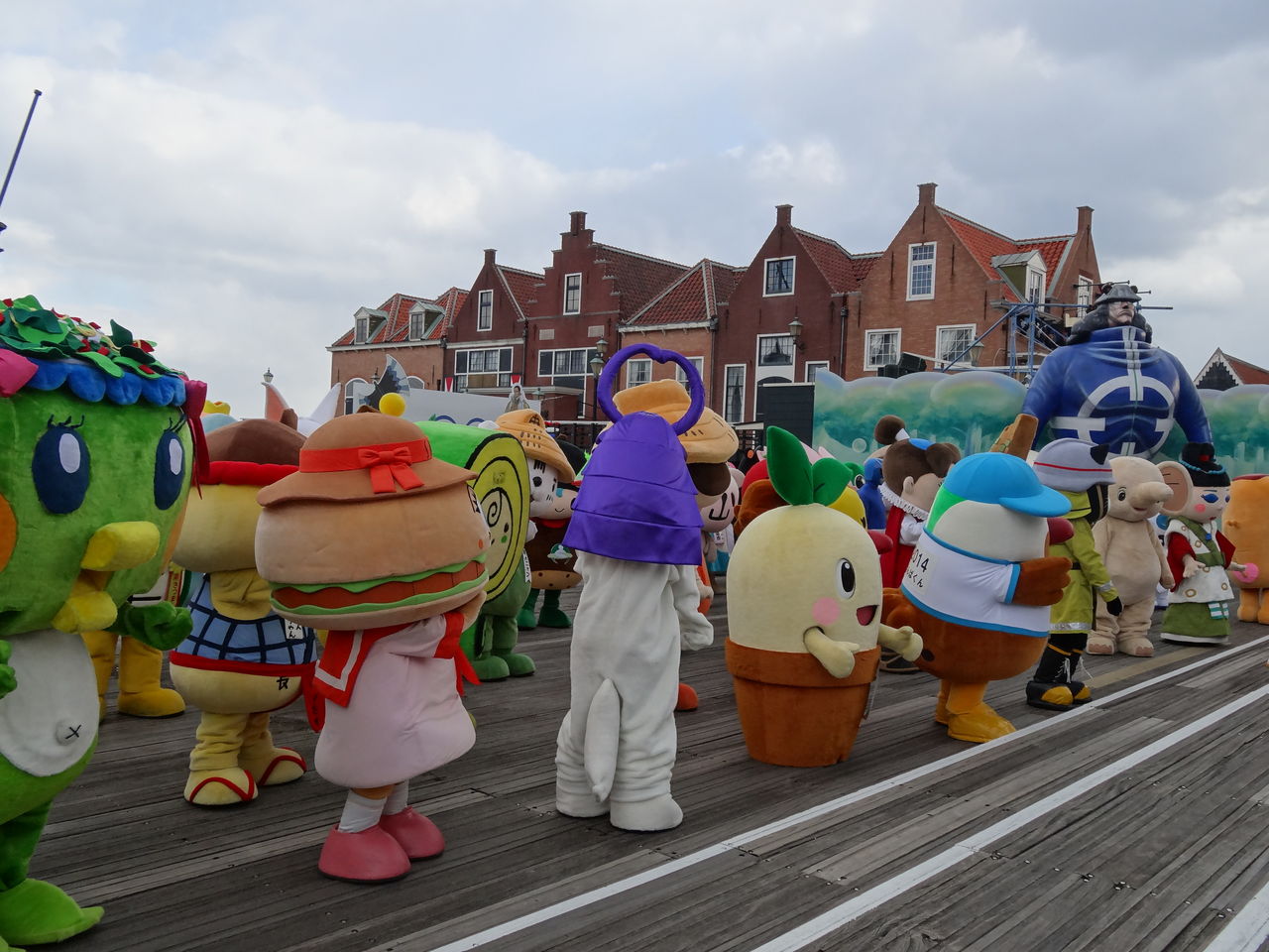 ギネス達成 全国ご当地キャラ大集合inハウステンボス 長崎 諫早市民 ふくちゃんの食う 寝る 遊ぶ日記