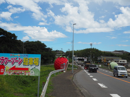 2022.08.05 諫早市小長井町 フルーツバス停P7293270