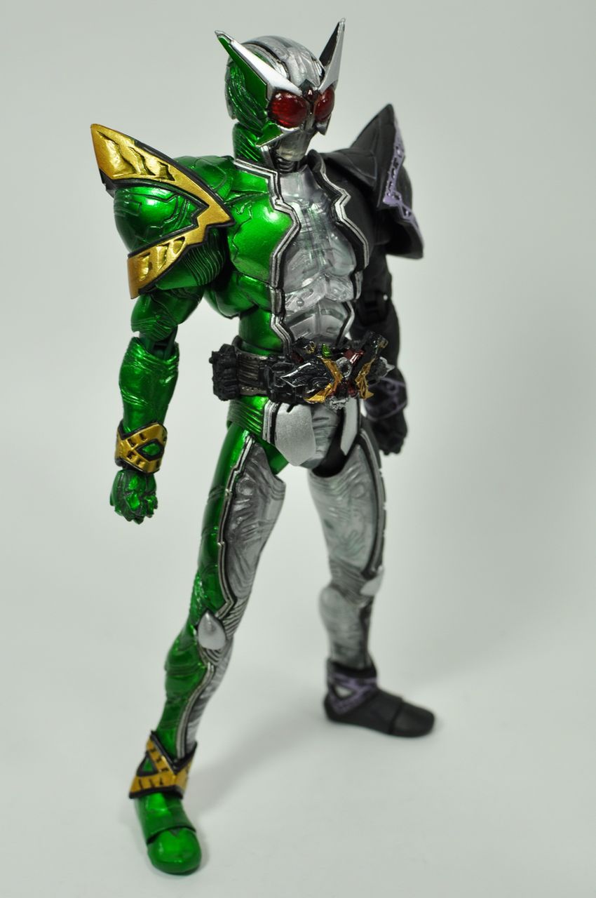 仮面ライダーW サイクロンジョーカー Amazon.co.jp: TAMASHII NATIONS S.H.フィギュアーツ (真骨彫