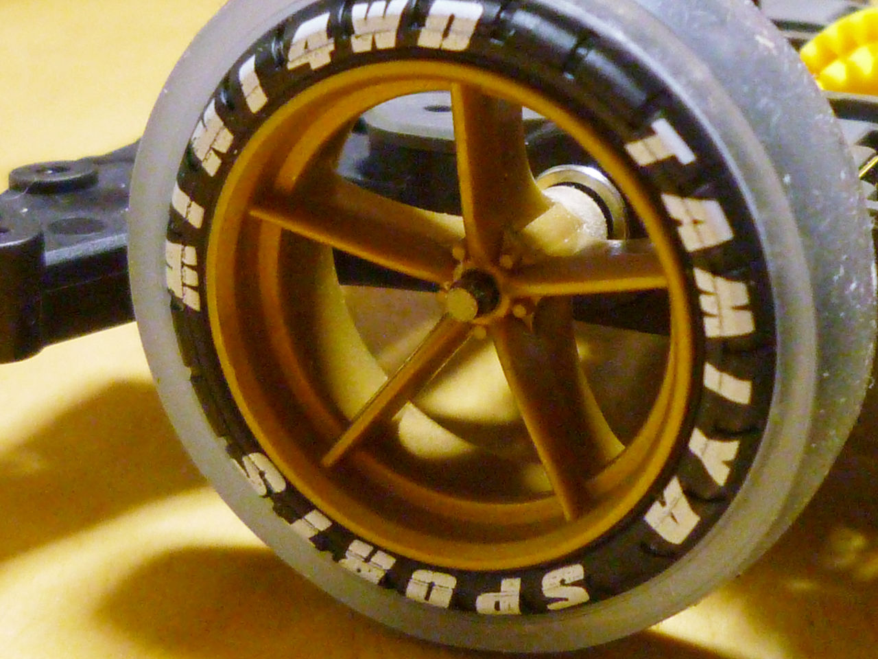 おさるの「ミニ四駆・改造自論」ブログ : ★ミニ四駆のタイヤをつくりました