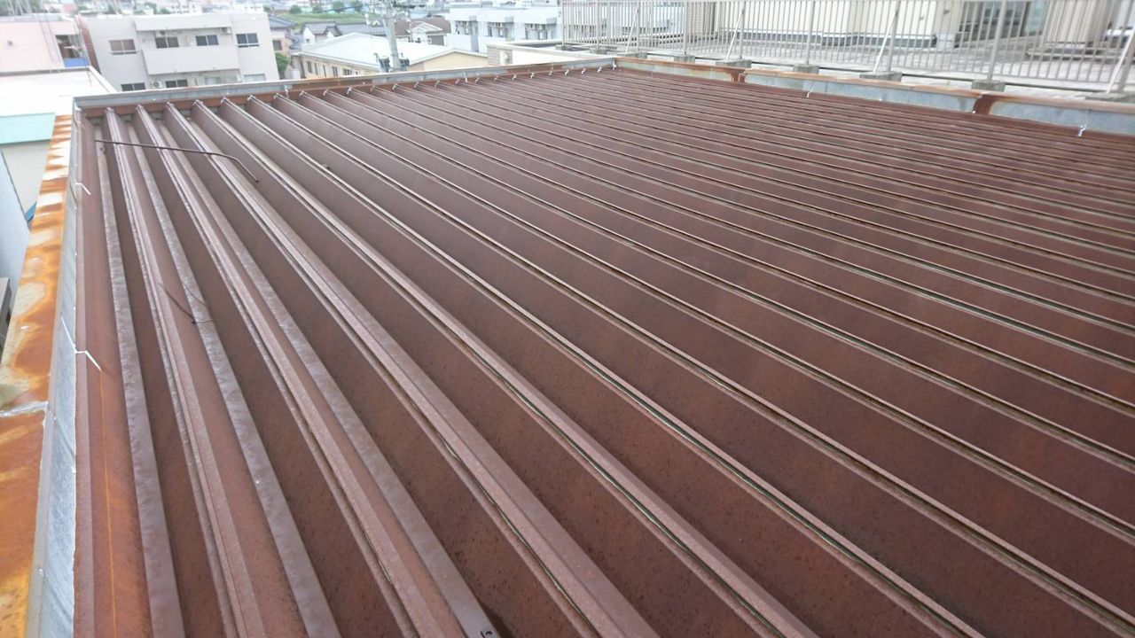 福井市内 店舗兼工場 折板屋根カバー工法 福井の雨漏り修理はお任せください 福井市内 店舗兼工場 折板屋根カバー工法 福井の雨漏り修理はお任せください