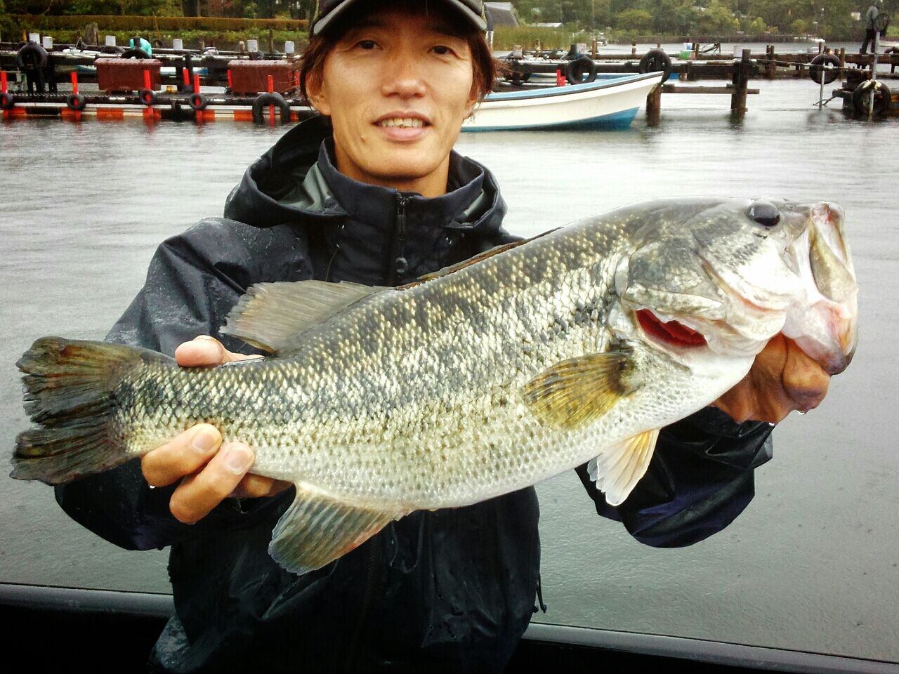 神奈川チャプター本日3位 松本さんのバス50センチ 芦ノ湖 福井釣船店