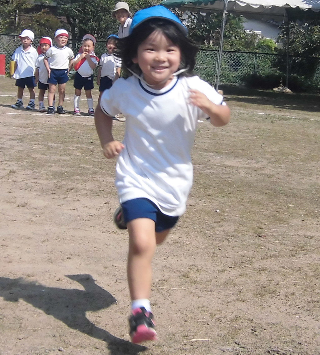 走る姿 ふくの青葉幼稚園 走る姿 ふくの青葉幼稚園