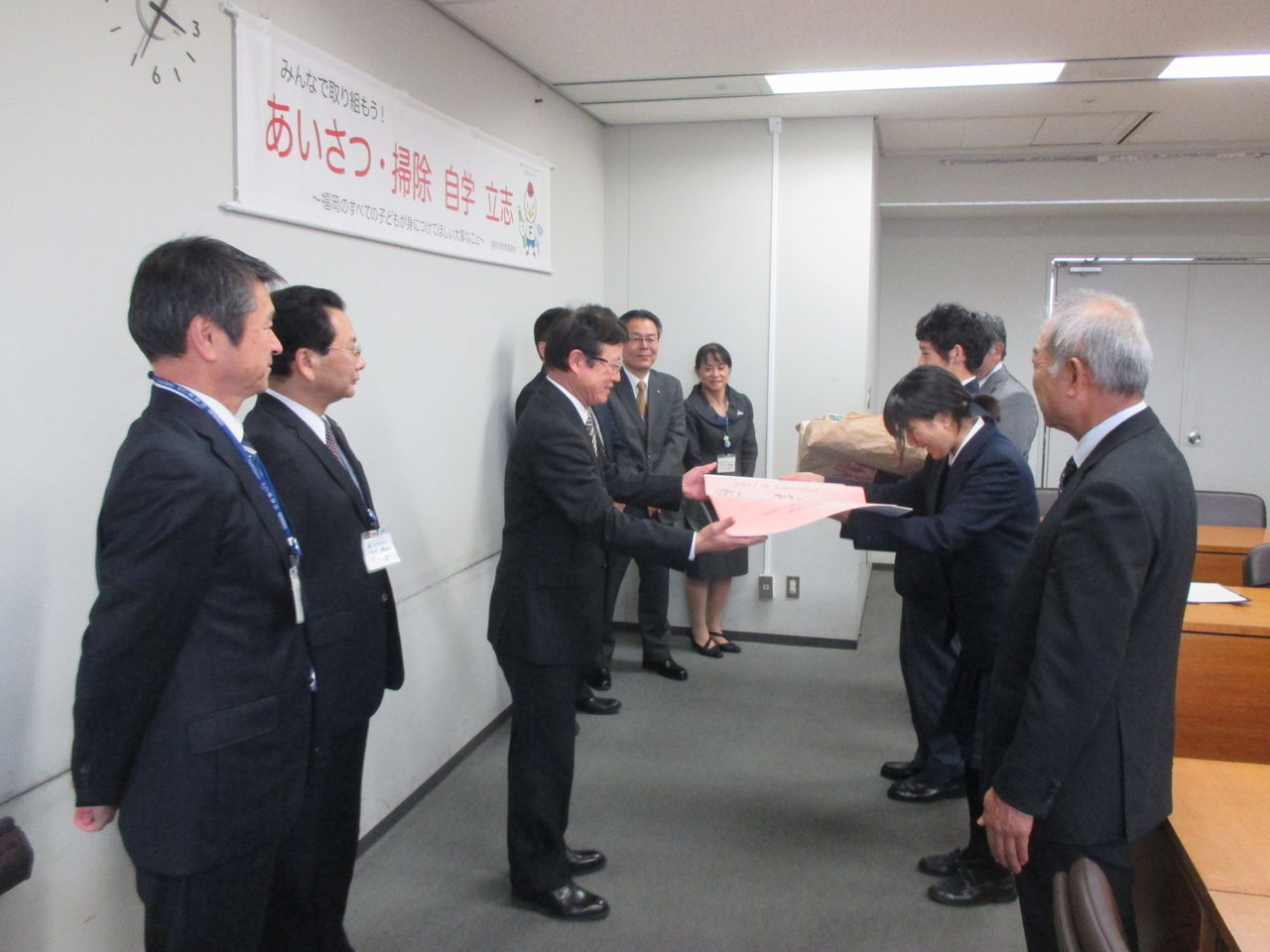 福岡市立博多工業高等学校 1 カレンダー贈呈式 福岡市教育委員会 ブログ部 福岡市立博多工業高等学校 1 カレンダー贈呈式 福岡市教育委員会 ブログ部