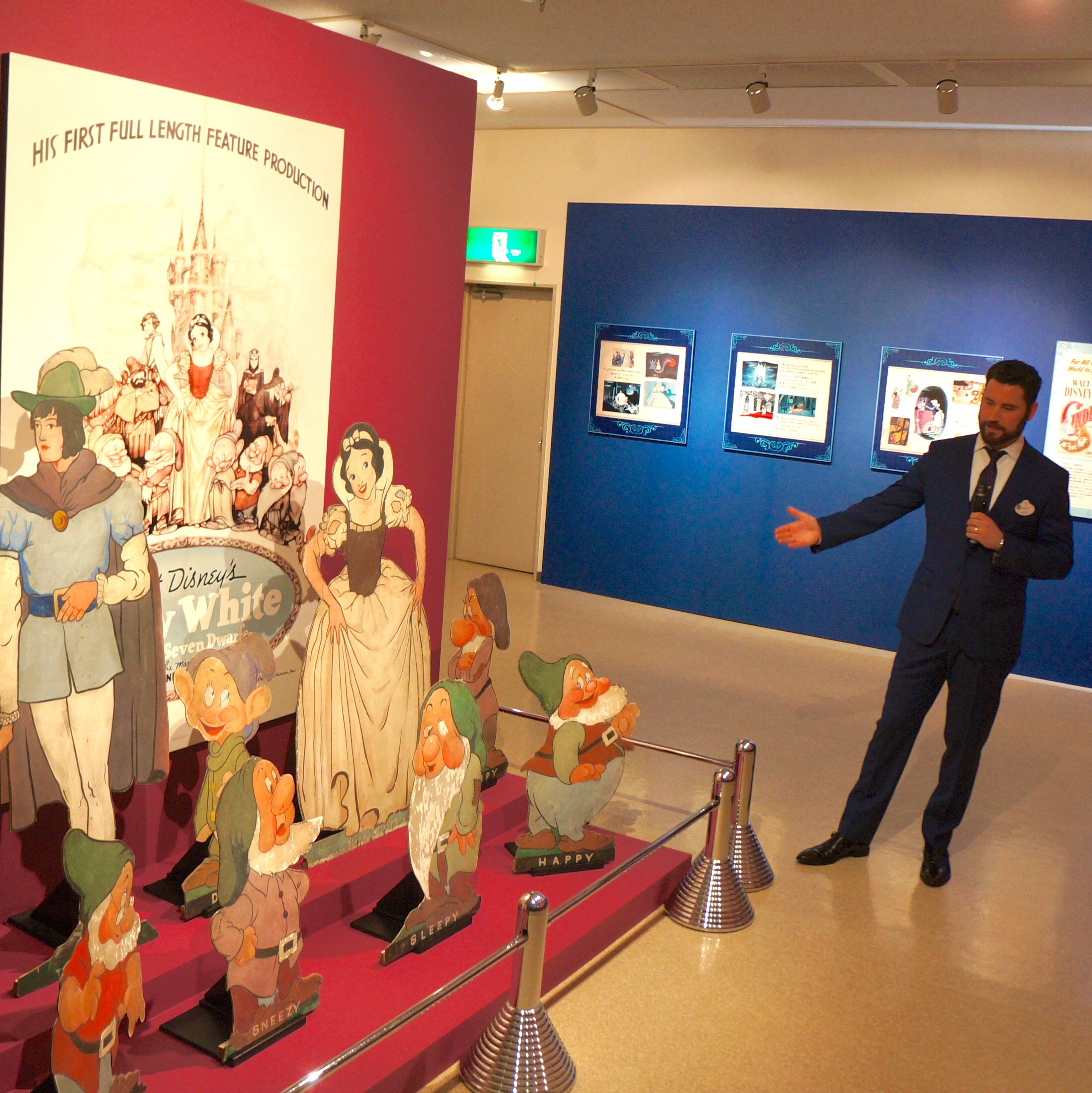 福岡県立美術館で ディズニープリンセスとアナと雪の女王展 ガラスの靴 アンジェリーナさんの衣装 特別映像シアターも フクオカーノ