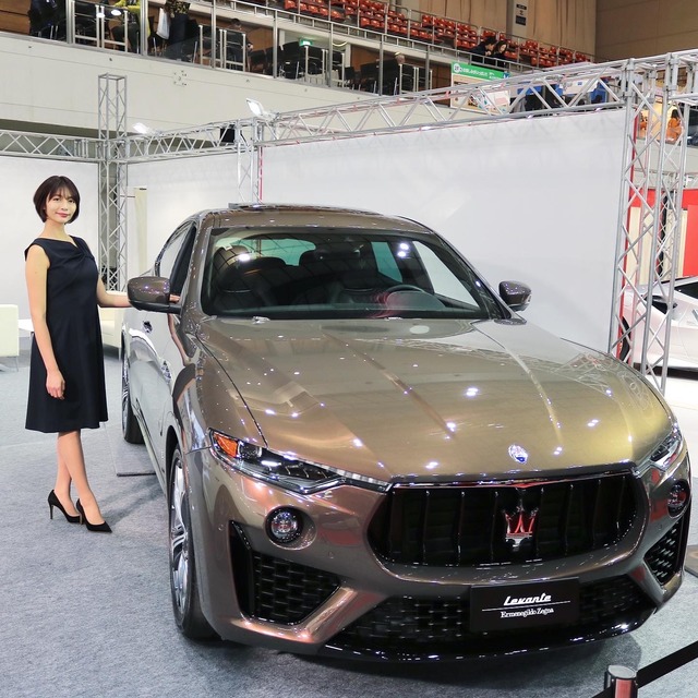 福岡モーターショー2019_マセラティ_コンパニオンの写真