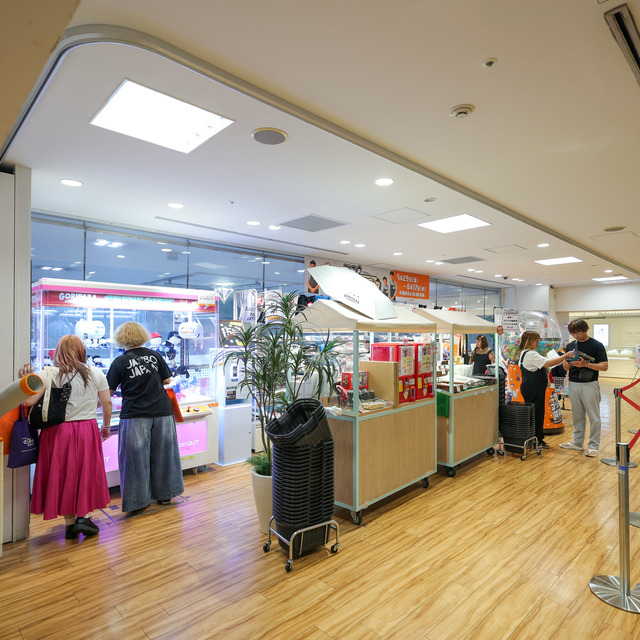 ゴリけんさんが「ゴリパラ雑貨店」2026年 インキューブ天神店にて、“ゴリ大明神”ご祈祷グリーティング。
