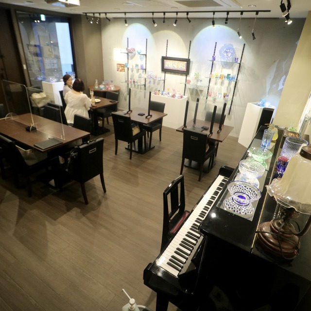 「夏のガラス祭り 切子モダニズム展」福岡大名の月みちるBAR 2022年