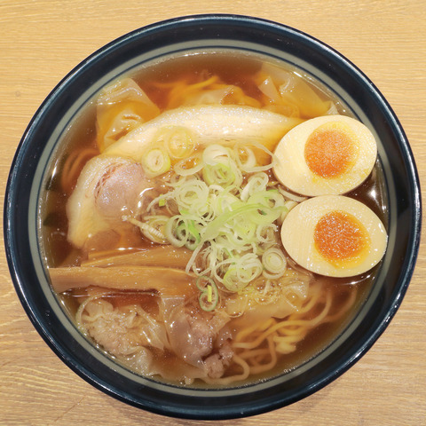 福岡空港「ワンタンメンの満月」ラーメン滑走路