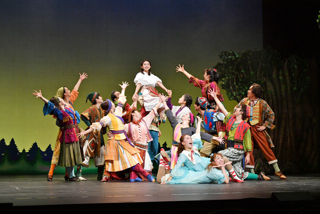 劇団四季「はじまりの樹の神話」撮影：樋口隆宏