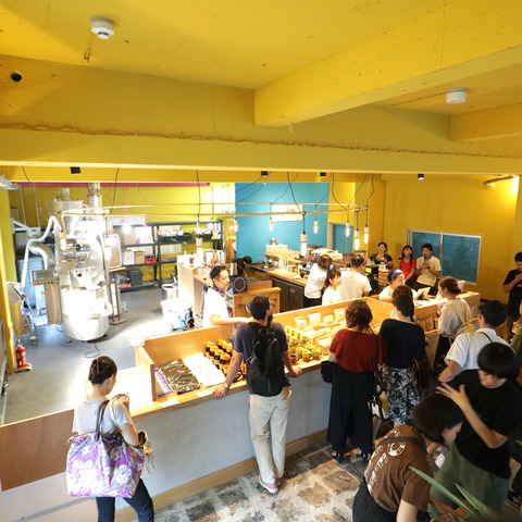 薬院駅近く「manu coffee roasters クジラ店」