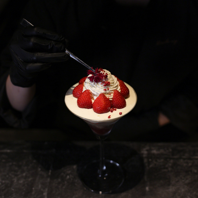 イチゴの花畑パフェ Remake easy博多天神