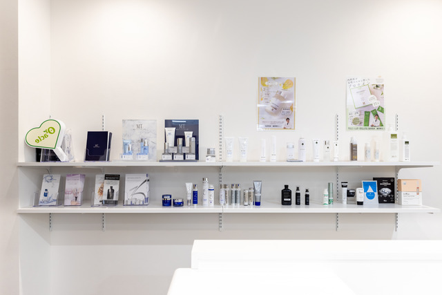 「オラクル美容皮膚科 福岡天神院」受付